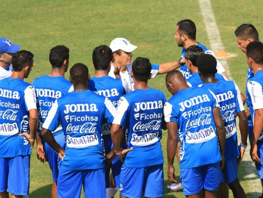 Jorge Luis Pinto convocó pensando en la batalla del Cuscatlán