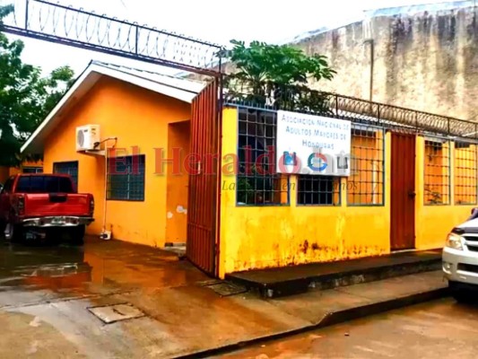 La organización sigue esperando que el gobierno construya el edificio, mientras tanto brindan atención en la clínica del Adulto Mayor.