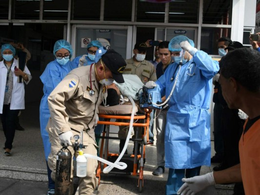 Doctor Omar Mejía lamenta muerte de bombero Óscar Madrid: 'Se hizo todo lo humanamente posible'