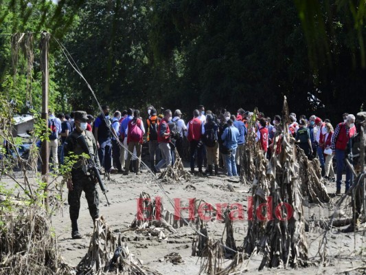 Reina Letizia visita zonas golpeadas por Eta y Iota con ayuda para afectados (FOTOS)