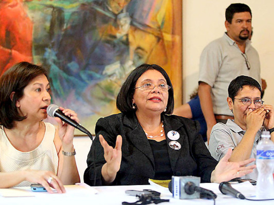 Rectora de la Universidad Nacional de Honduras rechaza injerencia de diputados