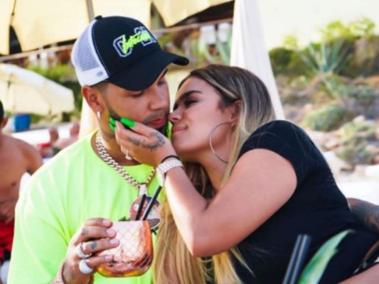 Anuel AA le compró costoso regalo de aniversario a Karol G