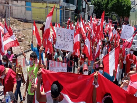 Liberales marchan para que el Consejo Nacional Electoral cuente voto por voto (Fotos)