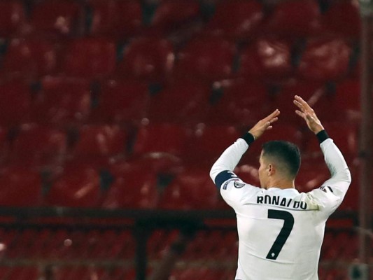 Brazalete de Cristiano Ronaldo será subastado en Serbia