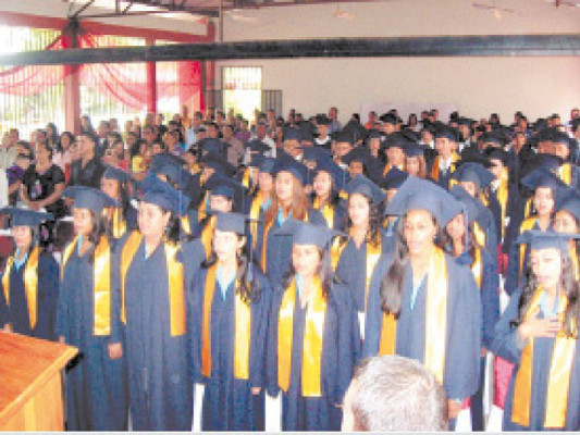 Olancho recibe nuevos profesionales