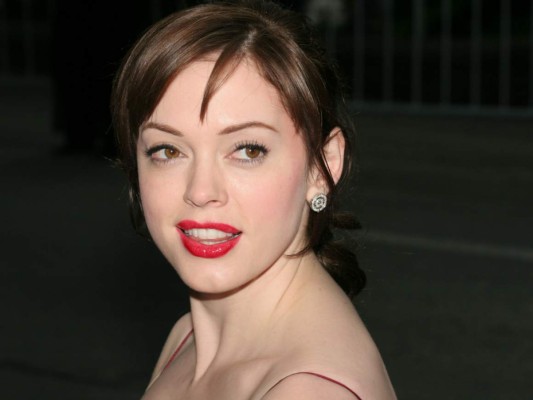 Actriz Rose McGowan es arrestada cerca de Washington por un asunto de drogas