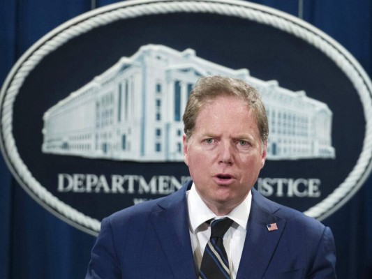 Polémica por despido de Geoffrey Berman, fiscal que investigaba aliados de Trump