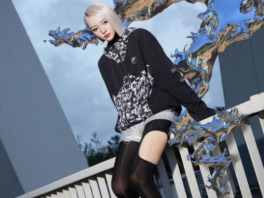 Ella es Ayayi, la bella influencer virtual que parece un humano real en China