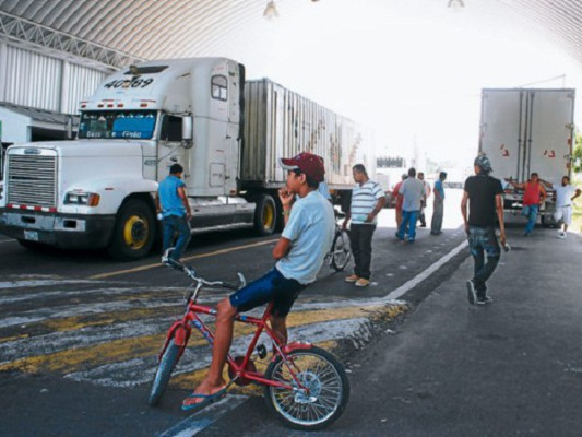 Aduanas El Amatillo y El Poy siguen cerradas