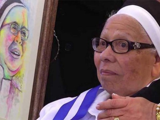 Sor María: la huérfana que fue papá y mamá de miles de niños