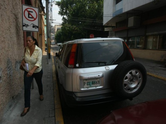 &nbsp;Por irrespeto a rótulos de no estacionar Alcaldía capta 6,000 lempiras diarios