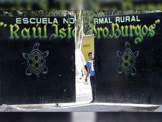 Arrestan a sospechoso en desaparición de 43 estudiantes mexicanos