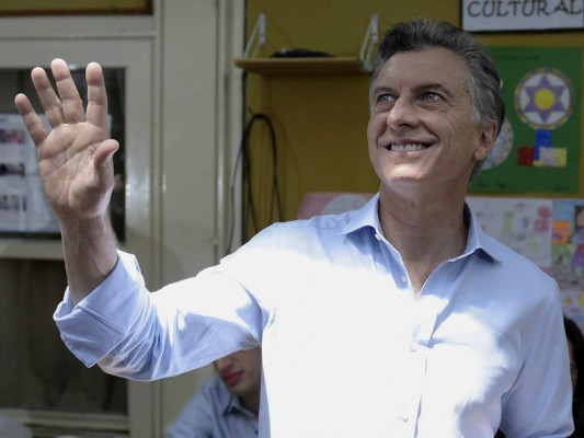 Conservador Mauricio Macri gana presidencia de Argentina, según sodeo a boca de urna