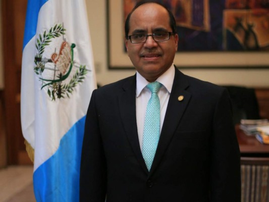 Gobierno guatemalteco llama a maestros a deponer la huelga