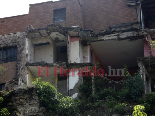 Imágenes del colapso de Ciudad del Ángel, proyecto por el que es procesado José Arias Chicas