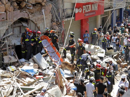 Imágenes que impactan: Beirut llora a sus muertos; sigue búsqueda de más víctimas