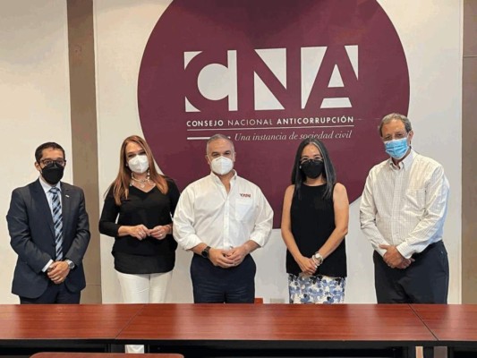 Gabriela Castellanos reacciona tras críticas por fotografía con Yani Rosenthal