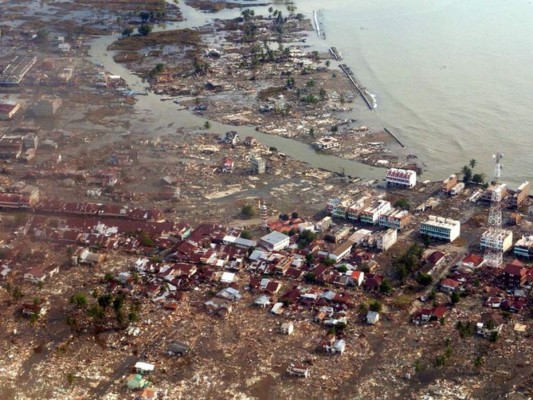 15 imágenes para recordar los 15 años del devastador tsunami en Indonesia