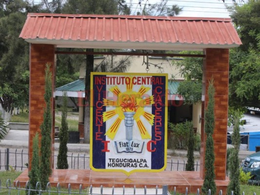 Así luce el antañón Instituto Central al arribar a sus 140 años de fundación
