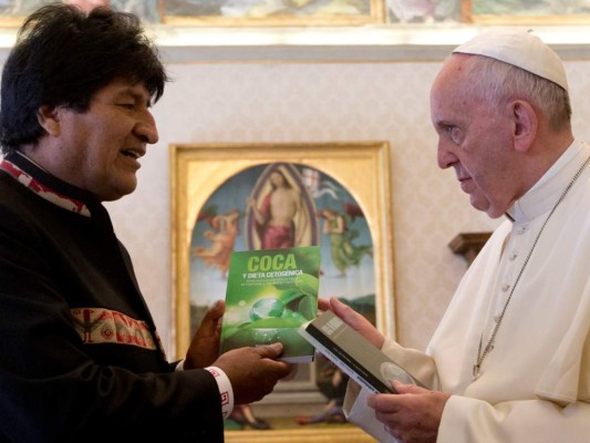 Evo Morales recomienda al papa Francisco que tome coca