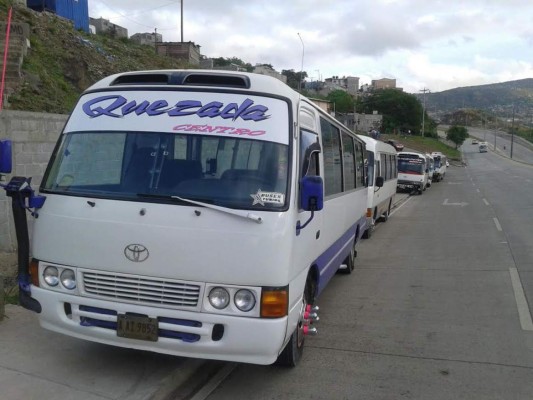 Paralizan buses de la ruta Quezada-Centro