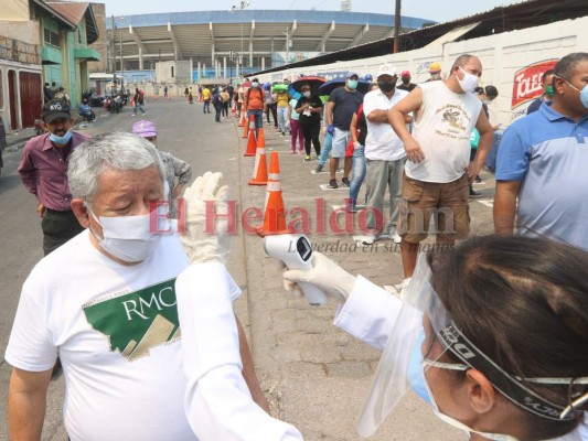 Medidas contra Covid-19 en la Feria del Agricultor son modelo a seguir, dicen dirigentes