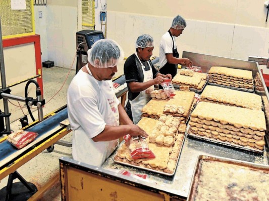 Honduras: Propuesta inicial es subir salarios entre 400 y 1,000 lempiras este año