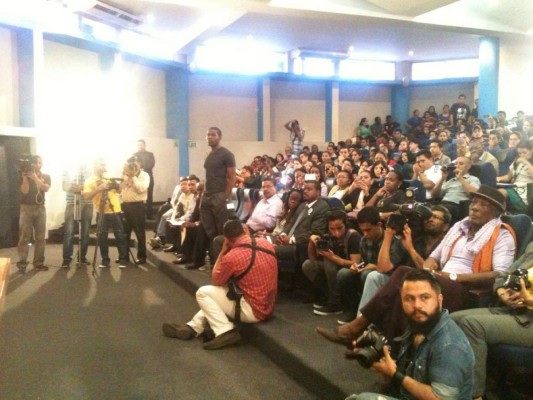 Catedrático hondureño se disculpa por racismo