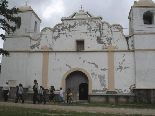 Honduras: Templos católicos de La Paz permanecen en el abandono