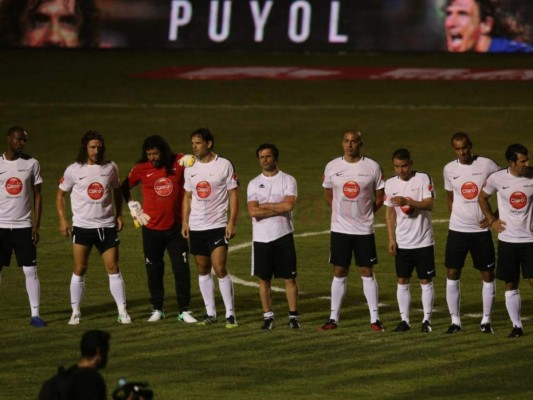 Leyendas del Mundo vencieron 5-2 a Leyendas de Honduras en el Partido por la Paz