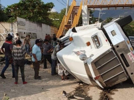 Accidente deja 49 migrantes muertos en sur de México; se desconoce si hay hondureños