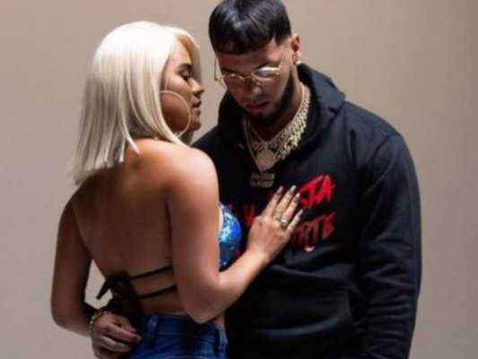 Anuel AA y Karol G publican adelanto de su nuevo dueto 'Secreto'