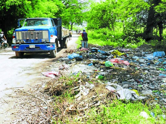 Eliminan botaderos clandestinos