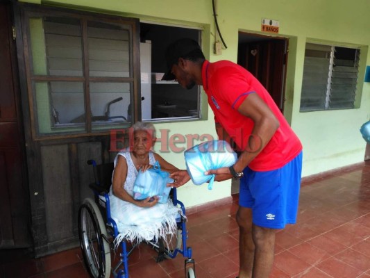 Olimpia visita asilo de ancianos previo al duelo ante Altamira