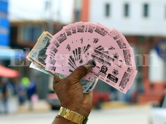 Honduras: Policía investigará presunta sobreventa de boletos para la final por muerte de varios aficionados