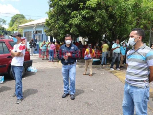 Las imágenes que dejó la protesta de empleados de aeronáutica para exigir pagos y vacuna