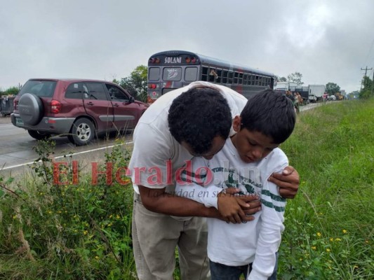 FOTOS: La dramática escena que dejó el incendio de un taxi en la carretera al sur, a la altura de El Tizatillo