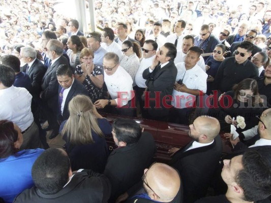 Así fue la emotiva despedida del apóstol German Ponce a su esposa Ninoska (FOTOS)