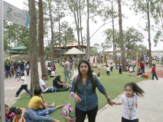 Fiesta ambiental en el zoológico Rosy Walther