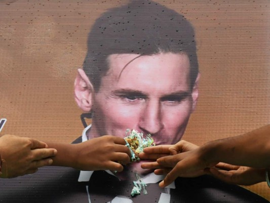 Lionel Messi celebra sus 30 años con 30 hitos de su carrera