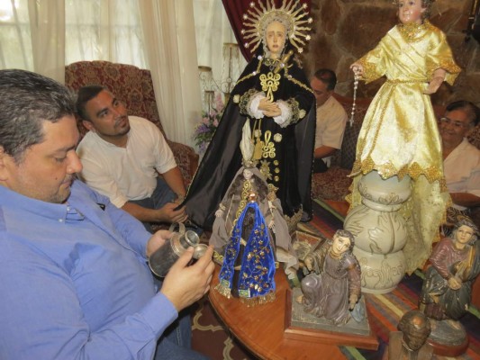 Familia Zapata ha logrado atesorar un santuario religioso