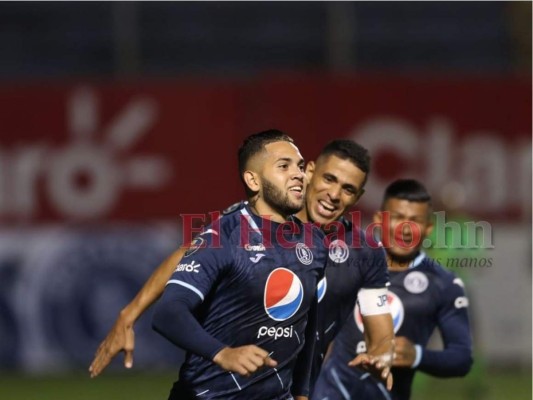 La bronca de Troglio, invitado de lujo: lo que no se vio en el Motagua-Olimpia (Fotos)