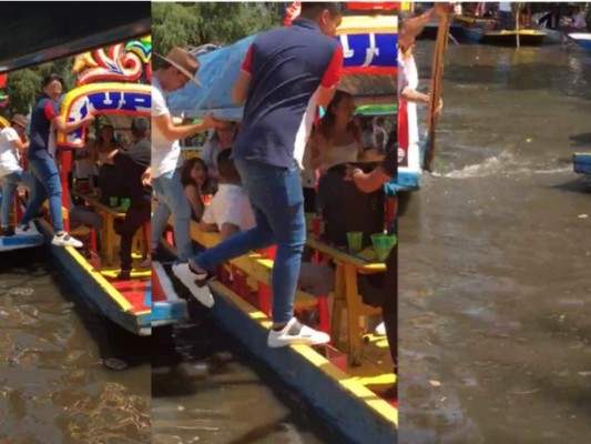 Joven muere ahogado al resbalarse de una trajinera en Xochimilco