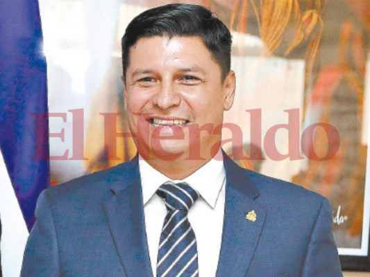 Roberto Cosenza: 'Trabajamos con la sociedad civil para prevenir paperas”