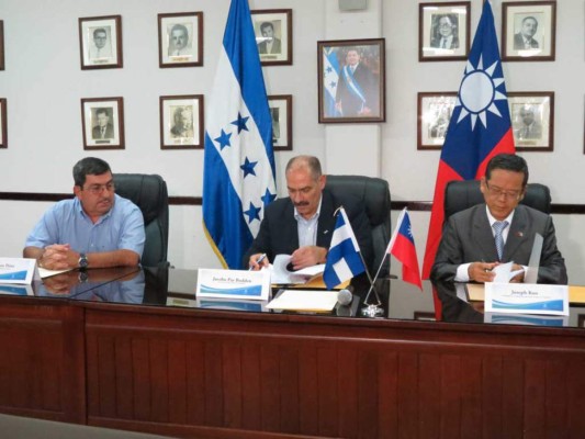 Honduras y Taiwán promueven aguacate hass