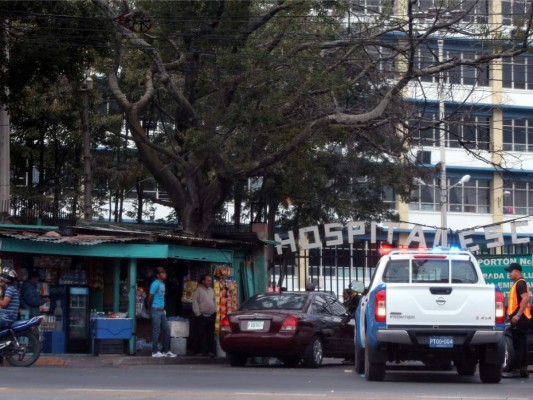 Reubicarán a los vendedores del Hospital Escuela Universitario