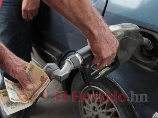El precio del combustible sube entre siete y 15 centavos por galón