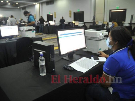 CNE pide investigación de carácter 'urgente' por actas adulteradas