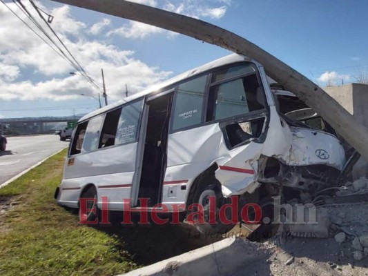Conductor impacta contra poste tras ir en contravía en Valle de Amarateca&nbsp;&nbsp;