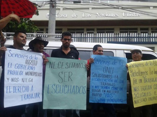 Rapiditos 'brujos' paralizan labores pidiendo legalización